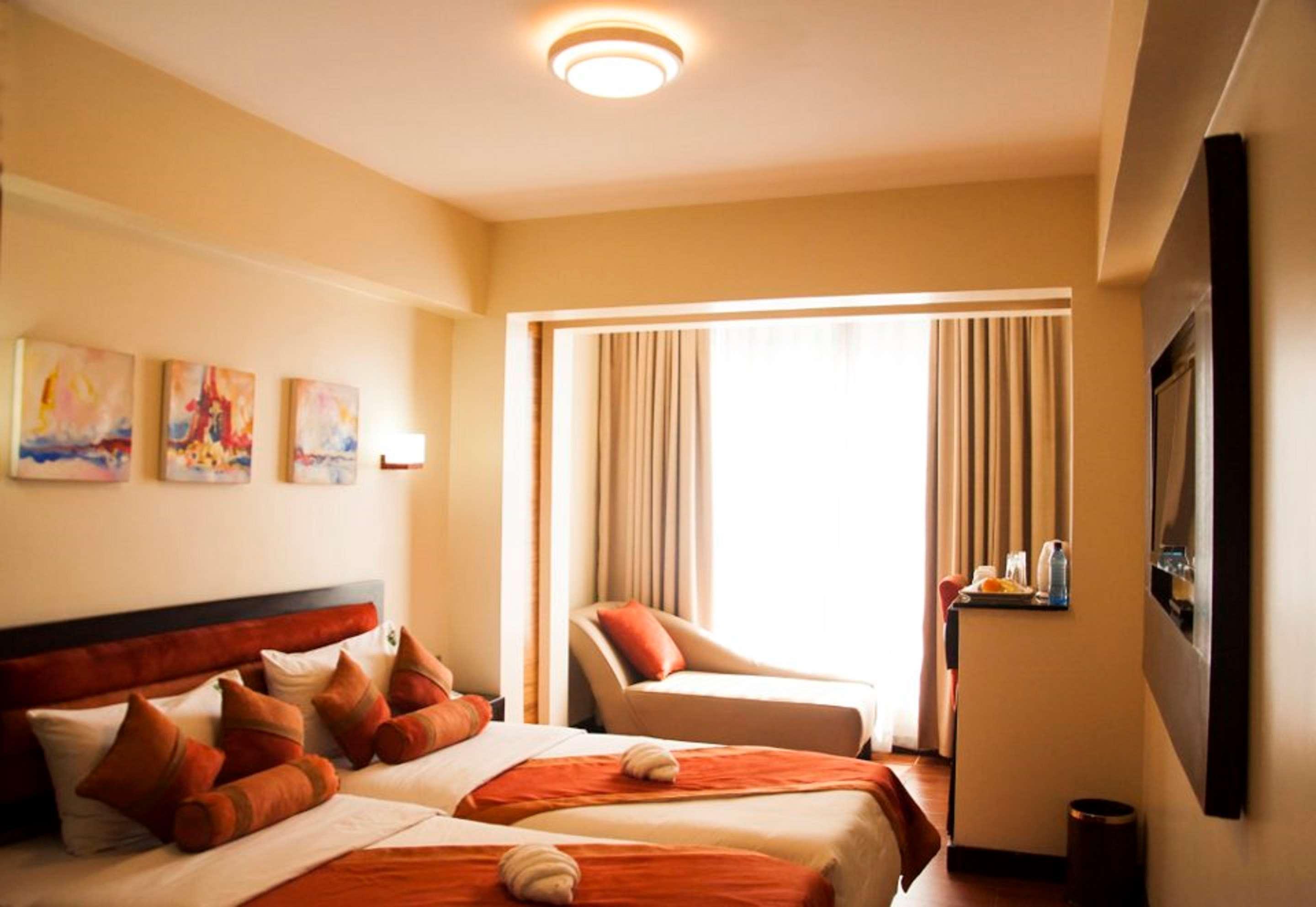 ベスト ウェスタン プラス メリディアン ホテル ナイロビ エクステリア 写真