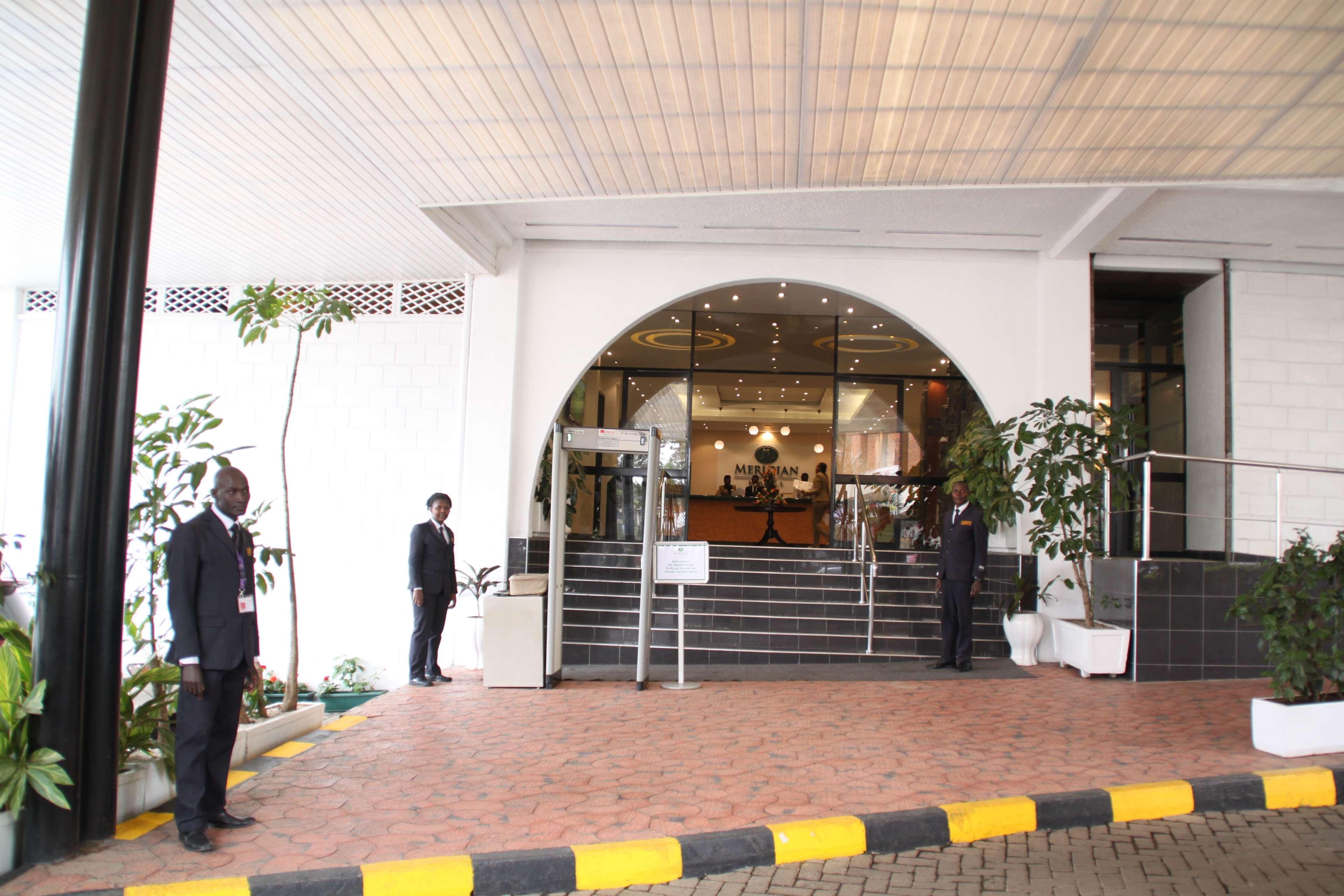 ベスト ウェスタン プラス メリディアン ホテル ナイロビ エクステリア 写真